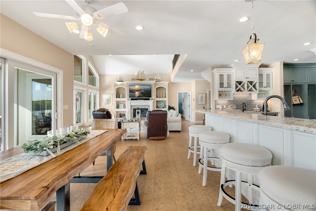 Rocky Mount, Missouri 65072, United States, 6 Bedrooms Bedrooms, ,6 BathroomsBathrooms,Residential,Pending,59836