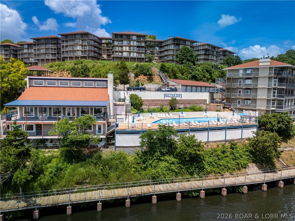 Palisades Condominium - Residential