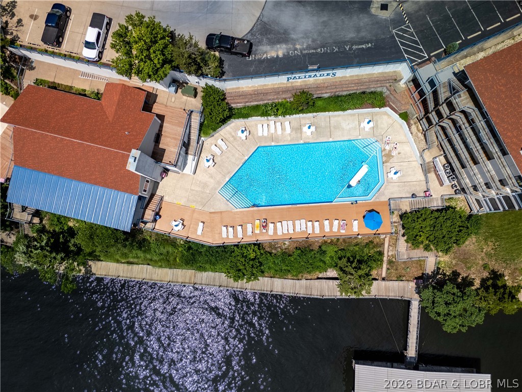 Palisades Condominium - Residential