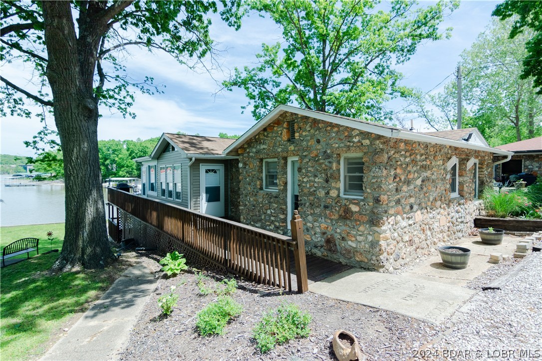 Camdenton, Missouri 65020, United States, 2 Bedrooms Bedrooms, ,2 BathroomsBathrooms,Residential,Contingent,53715