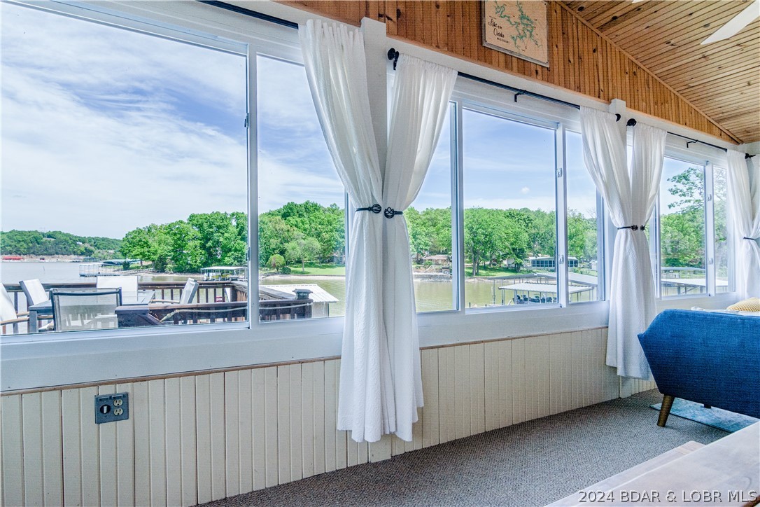 Camdenton, Missouri 65020, United States, 2 Bedrooms Bedrooms, ,2 BathroomsBathrooms,Residential,Contingent,53715