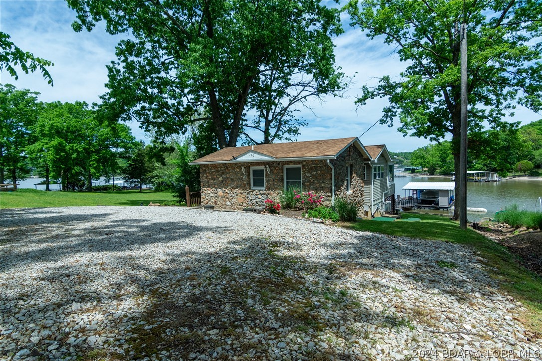 Camdenton, Missouri 65020, United States, 2 Bedrooms Bedrooms, ,2 BathroomsBathrooms,Residential,Contingent,53715