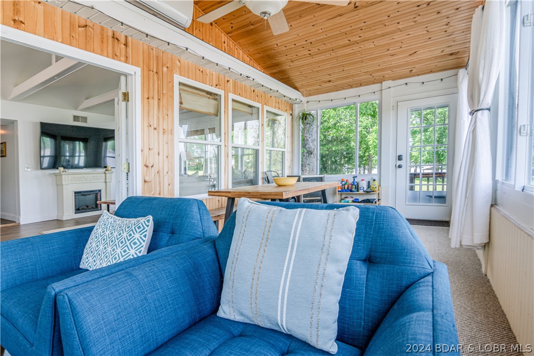 Camdenton, Missouri 65020, United States, 2 Bedrooms Bedrooms, ,2 BathroomsBathrooms,Residential,Contingent,53715