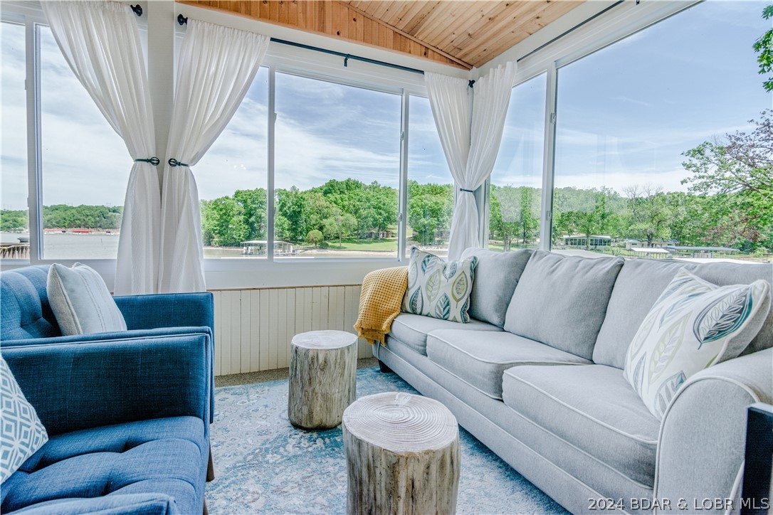 Camdenton, Missouri 65020, United States, 2 Bedrooms Bedrooms, ,2 BathroomsBathrooms,Residential,Contingent,53715