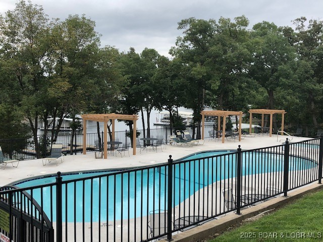 Four Seasons Racqt-Cntry Club - Residential