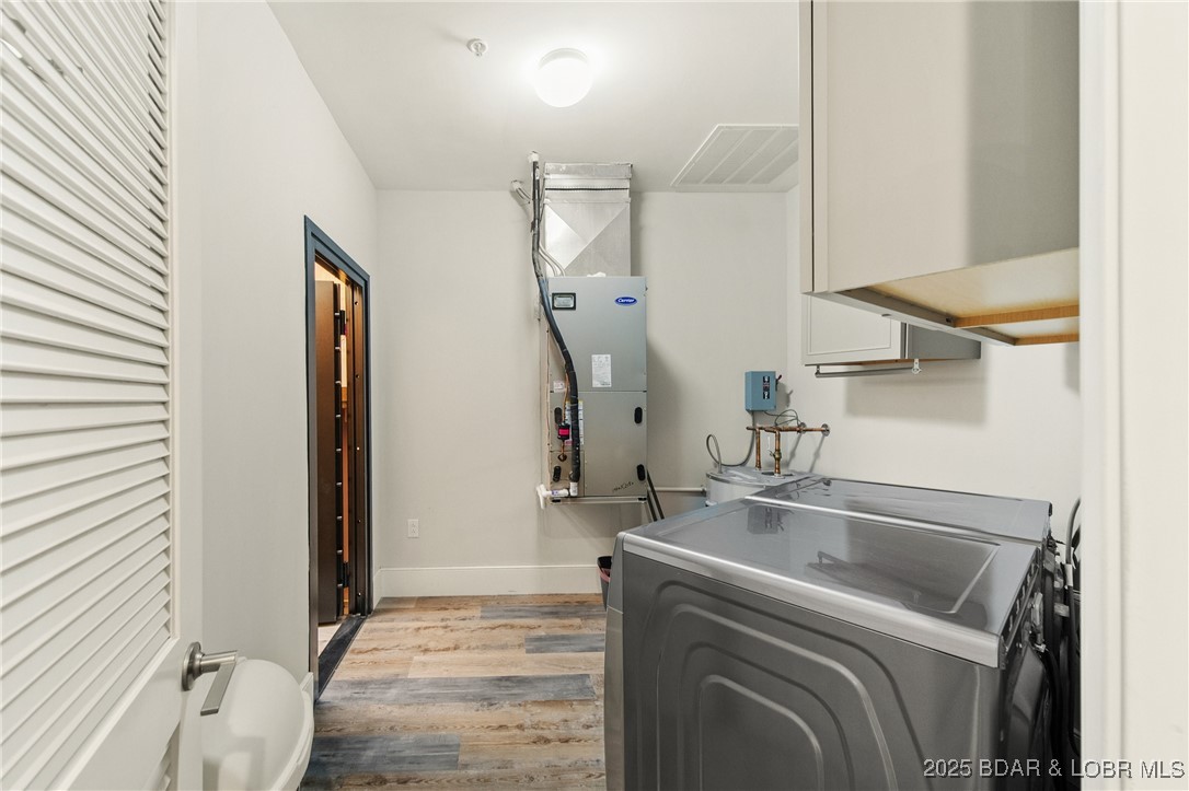 Sunrise Beach, Missouri 65079, United States, 4 Bedrooms Bedrooms, ,5 BathroomsBathrooms,Residential,Active,164626