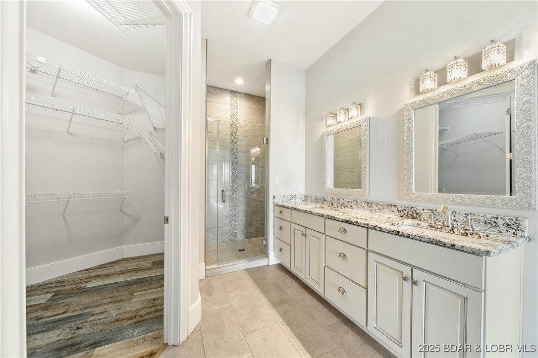 Sunrise Beach, Missouri 65079, United States, 4 Bedrooms Bedrooms, ,5 BathroomsBathrooms,Residential,Active,164626