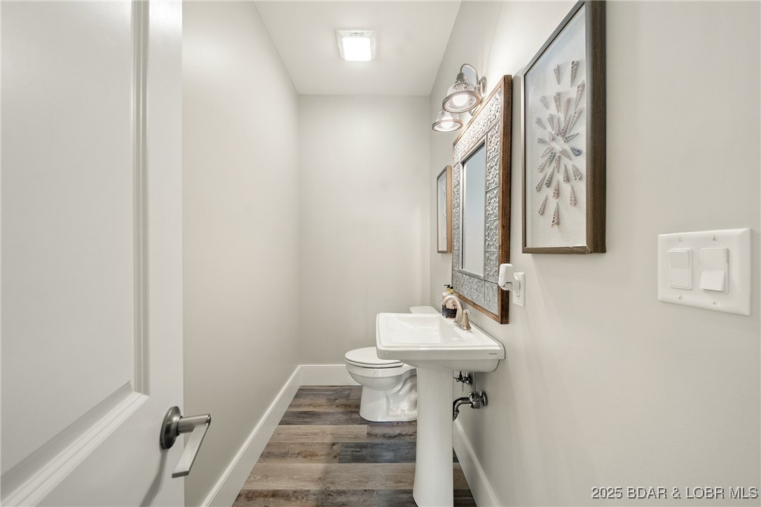 Sunrise Beach, Missouri 65079, United States, 4 Bedrooms Bedrooms, ,5 BathroomsBathrooms,Residential,Active,164626