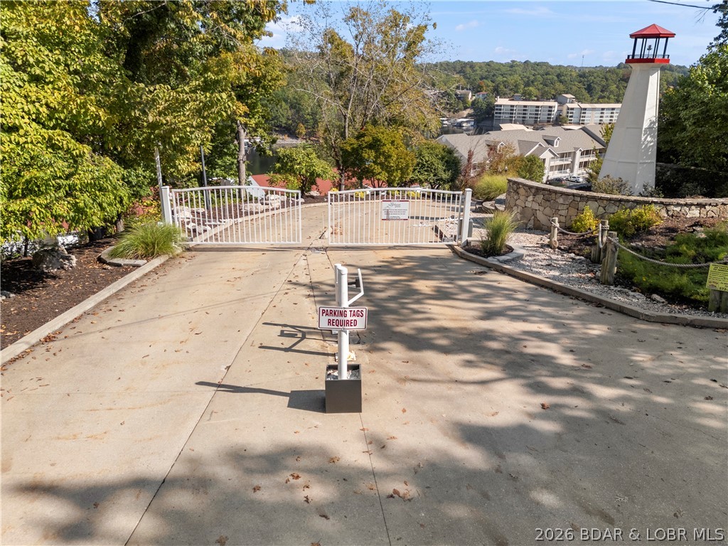 Lighthouse Pointe Condominium - Residential