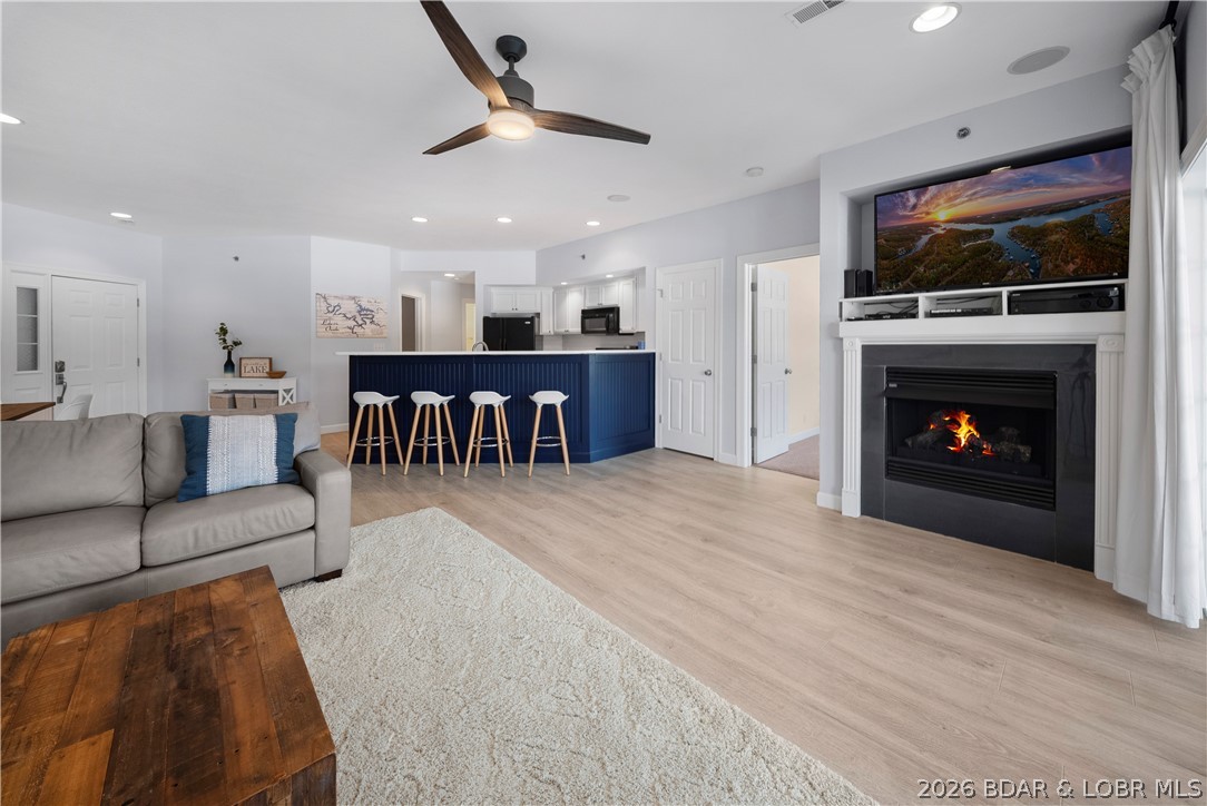 Lighthouse Pointe Condominium - Residential