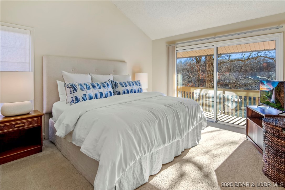 Four Seasons, Missouri 65049, United States, 4 Bedrooms Bedrooms, ,4 BathroomsBathrooms,Residential,Contingent,83768