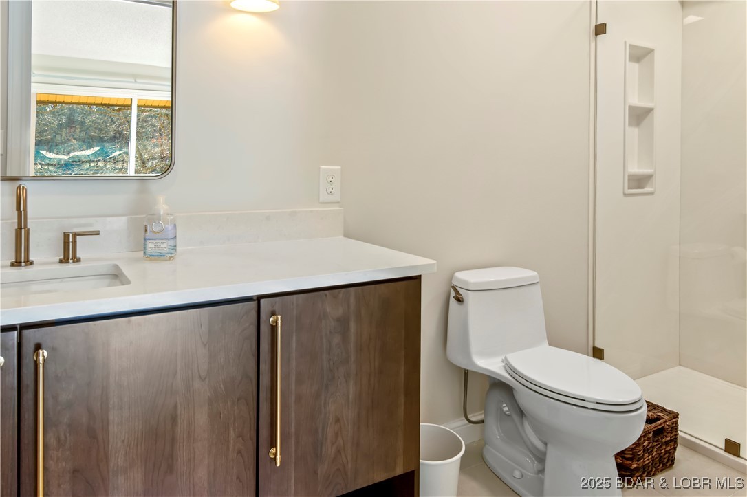 Four Seasons, Missouri 65049, United States, 4 Bedrooms Bedrooms, ,4 BathroomsBathrooms,Residential,Contingent,83768