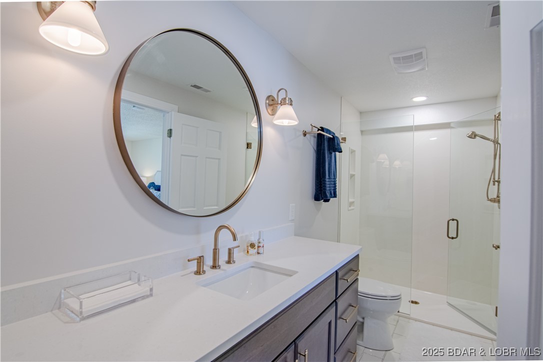 Four Seasons, Missouri 65049, United States, 4 Bedrooms Bedrooms, ,4 BathroomsBathrooms,Residential,Contingent,83768