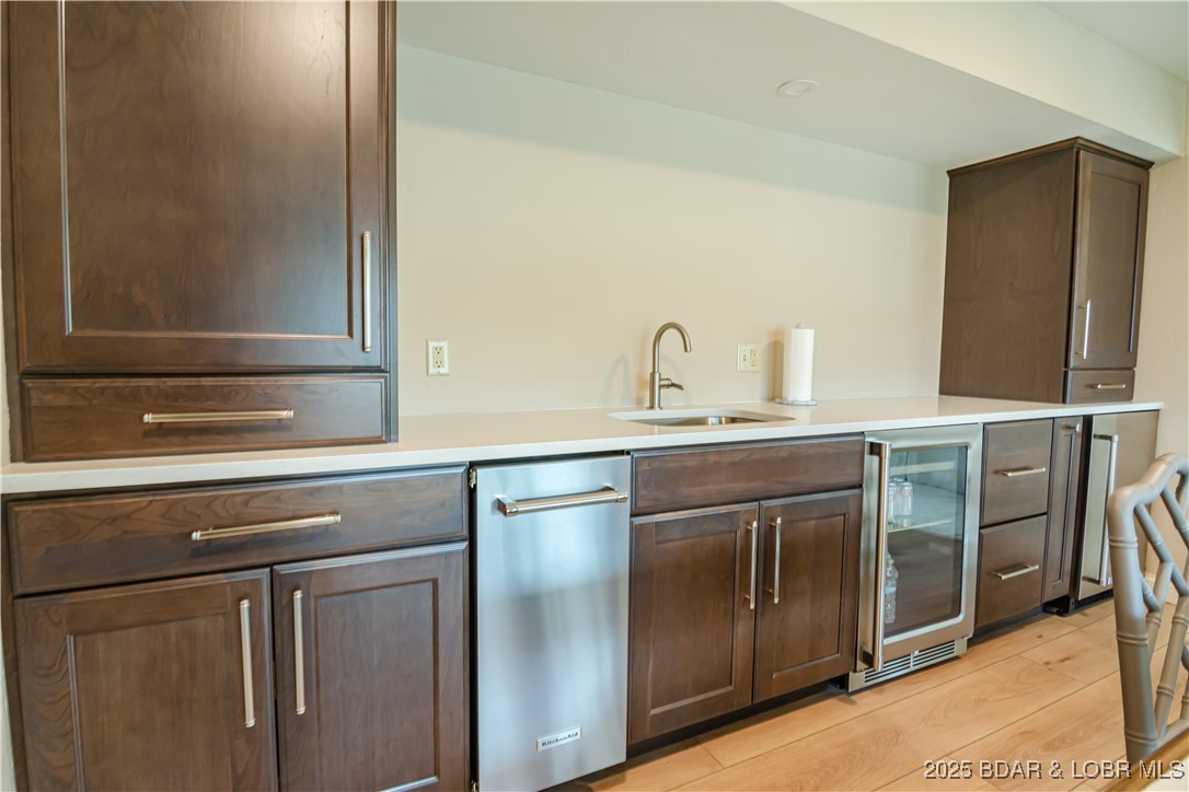 Four Seasons, Missouri 65049, United States, 4 Bedrooms Bedrooms, ,4 BathroomsBathrooms,Residential,Contingent,83768