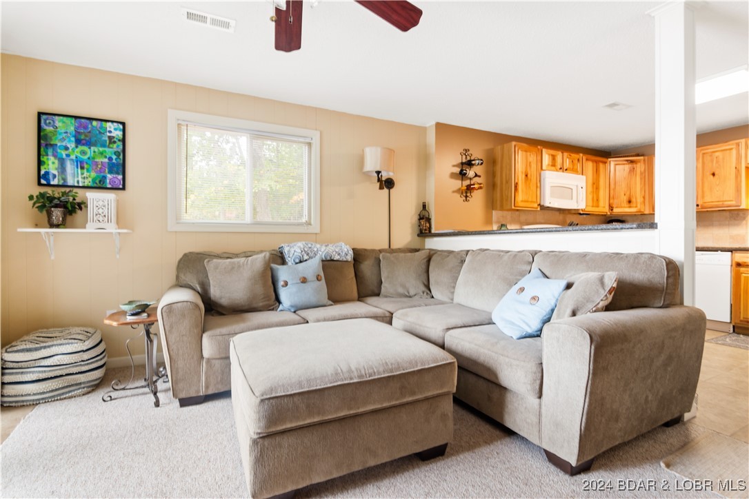 Lake Ozark, Missouri 65049, United States, 3 Bedrooms Bedrooms, ,2 BathroomsBathrooms,Residential,Contingent,43744