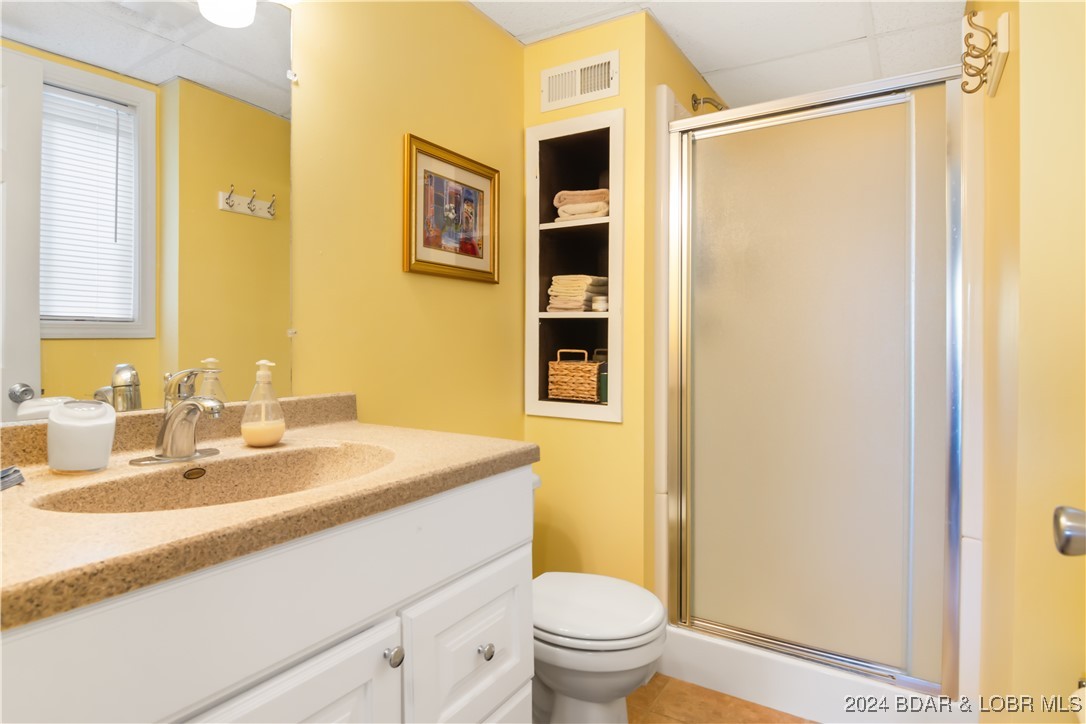 Lake Ozark, Missouri 65049, United States, 3 Bedrooms Bedrooms, ,2 BathroomsBathrooms,Residential,Contingent,43744