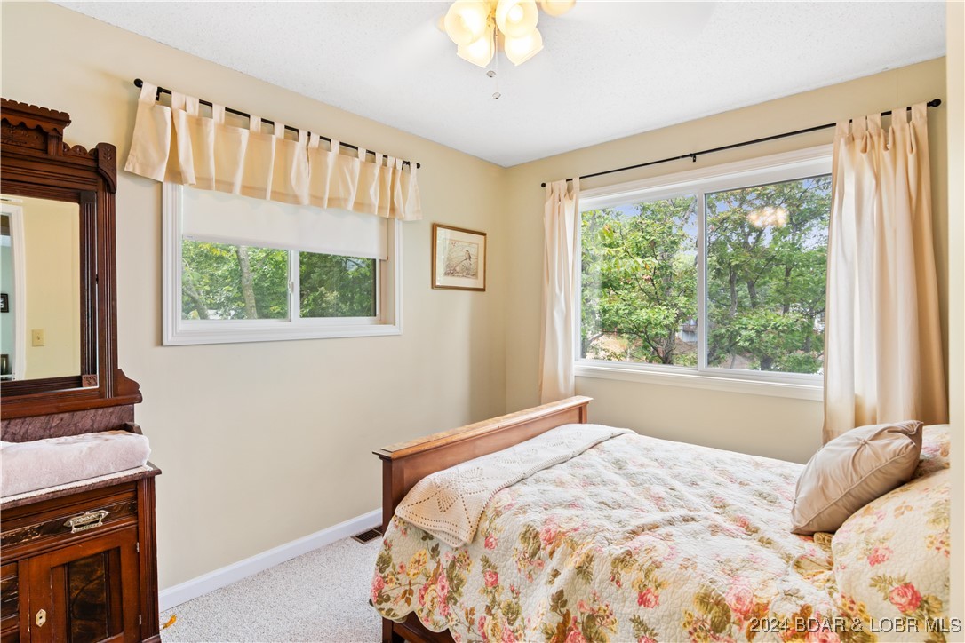 Lake Ozark, Missouri 65049, United States, 3 Bedrooms Bedrooms, ,2 BathroomsBathrooms,Residential,Contingent,43744