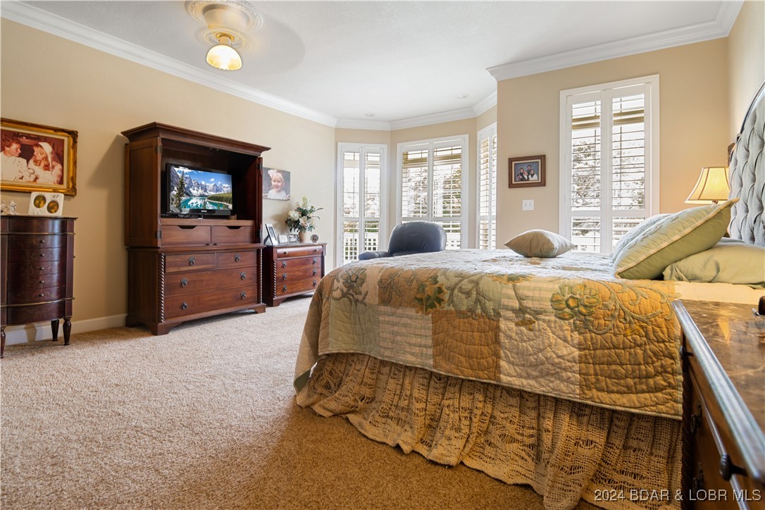 Kaiser, Missouri 65047, United States, 5 Bedrooms Bedrooms, ,4 BathroomsBathrooms,Residential,Contingent,45040