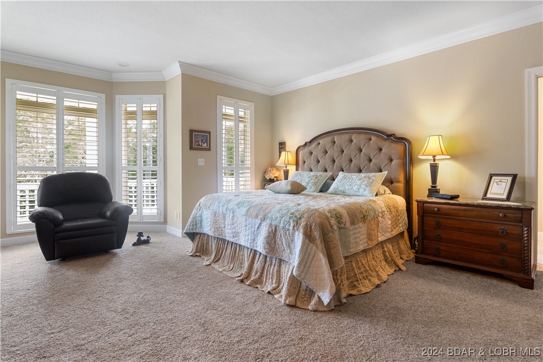 Kaiser, Missouri 65047, United States, 5 Bedrooms Bedrooms, ,4 BathroomsBathrooms,Residential,Contingent,45040