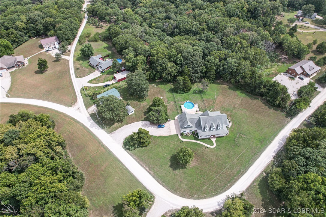 Kaiser, Missouri 65047, United States, 5 Bedrooms Bedrooms, ,4 BathroomsBathrooms,Residential,Contingent,45040