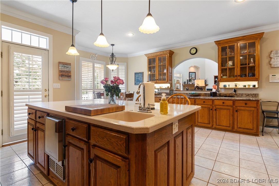 Kaiser, Missouri 65047, United States, 5 Bedrooms Bedrooms, ,4 BathroomsBathrooms,Residential,Contingent,45040