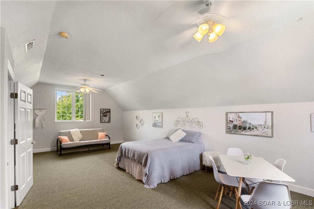 Kaiser, Missouri 65047, United States, 5 Bedrooms Bedrooms, ,4 BathroomsBathrooms,Residential,Contingent,45040