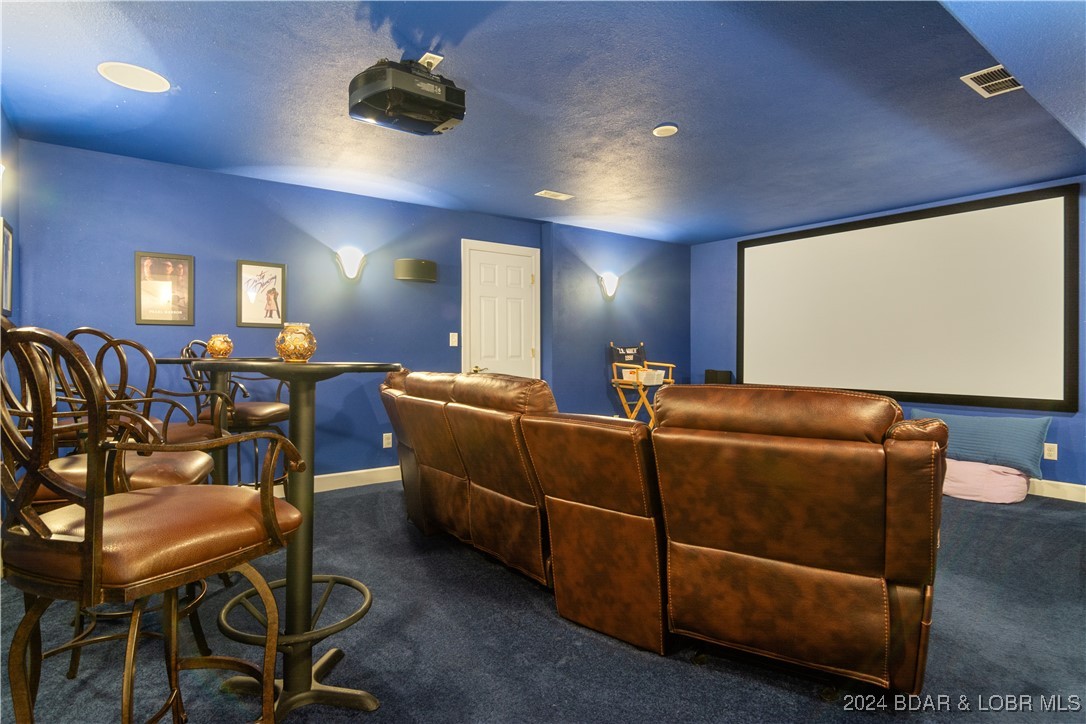 Kaiser, Missouri 65047, United States, 5 Bedrooms Bedrooms, ,4 BathroomsBathrooms,Residential,Contingent,45040