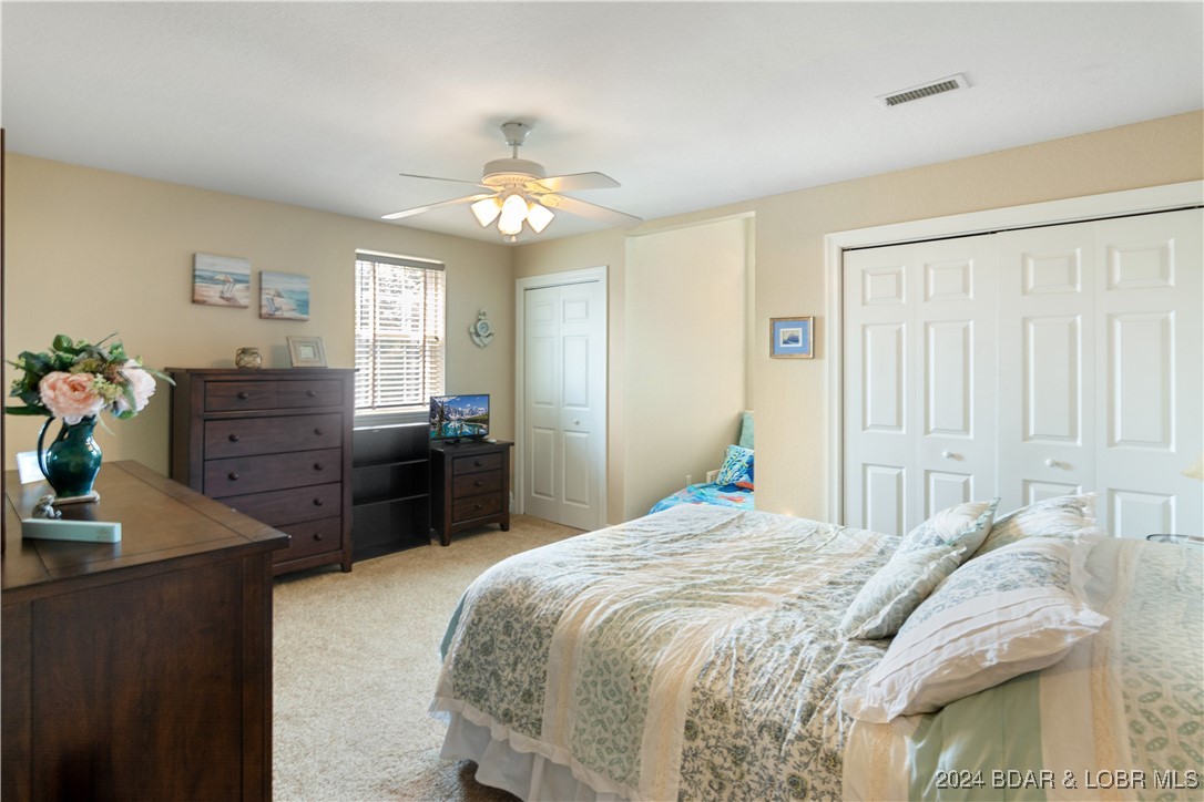 Kaiser, Missouri 65047, United States, 5 Bedrooms Bedrooms, ,4 BathroomsBathrooms,Residential,Contingent,45040