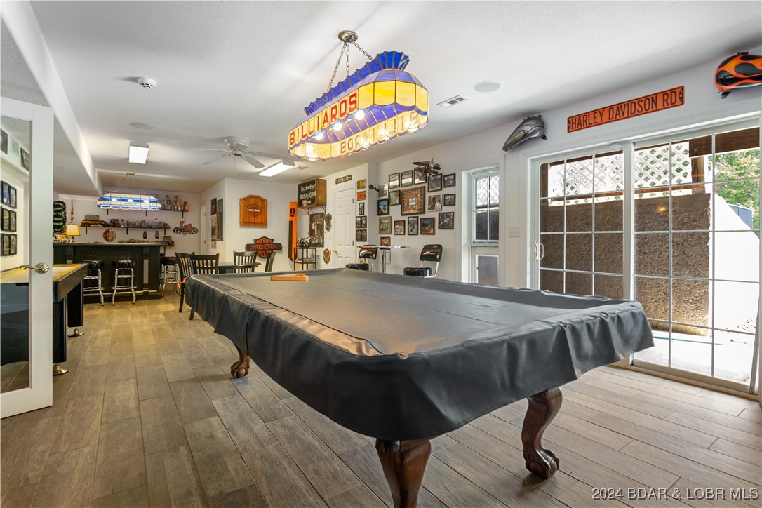 Kaiser, Missouri 65047, United States, 5 Bedrooms Bedrooms, ,4 BathroomsBathrooms,Residential,Contingent,45040