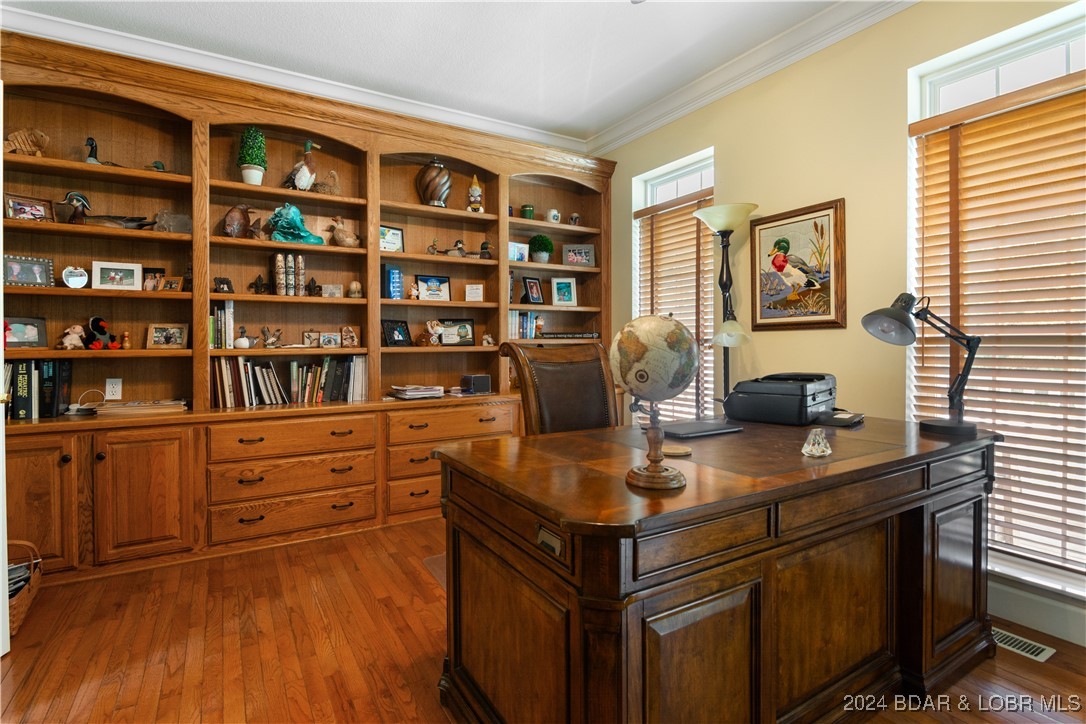 Kaiser, Missouri 65047, United States, 5 Bedrooms Bedrooms, ,4 BathroomsBathrooms,Residential,Contingent,45040