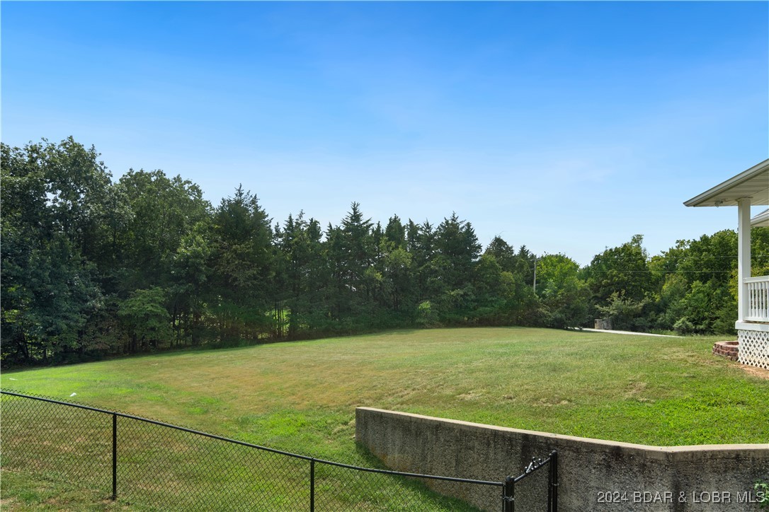 Kaiser, Missouri 65047, United States, 5 Bedrooms Bedrooms, ,4 BathroomsBathrooms,Residential,Contingent,45040