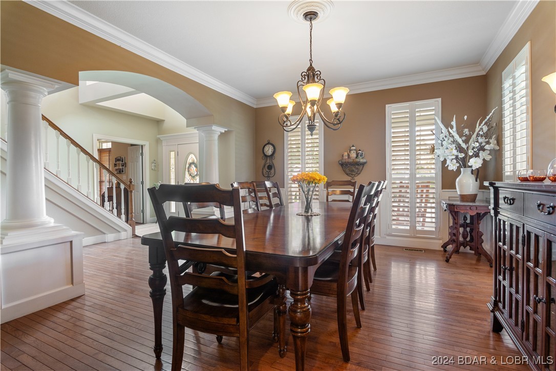 Kaiser, Missouri 65047, United States, 5 Bedrooms Bedrooms, ,4 BathroomsBathrooms,Residential,Contingent,45040