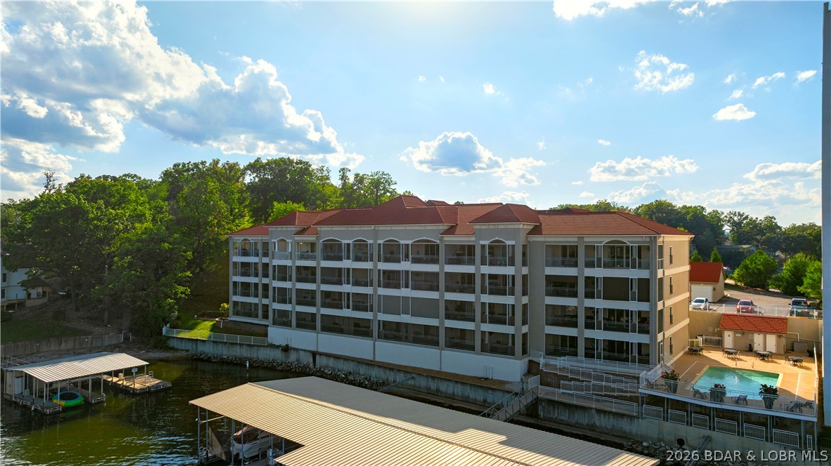 Majestic Pointe Condominium - Residential