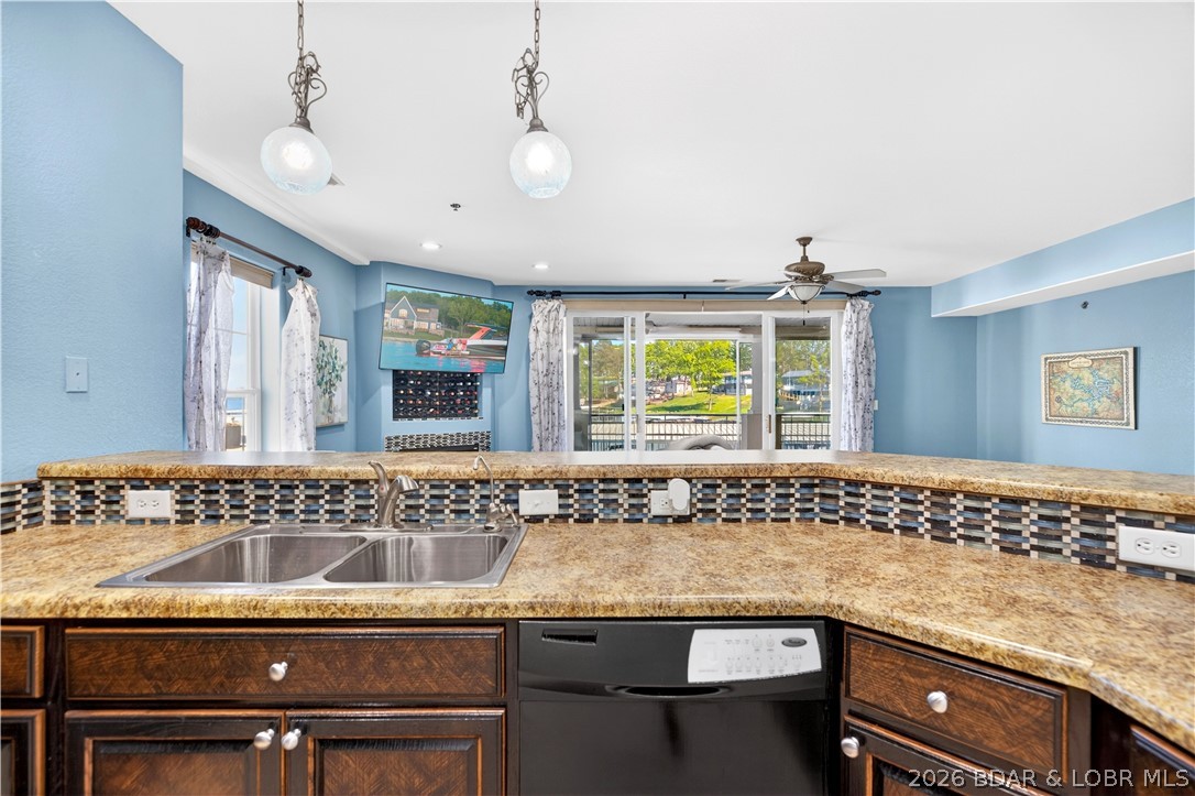 Majestic Pointe Condominium - Residential