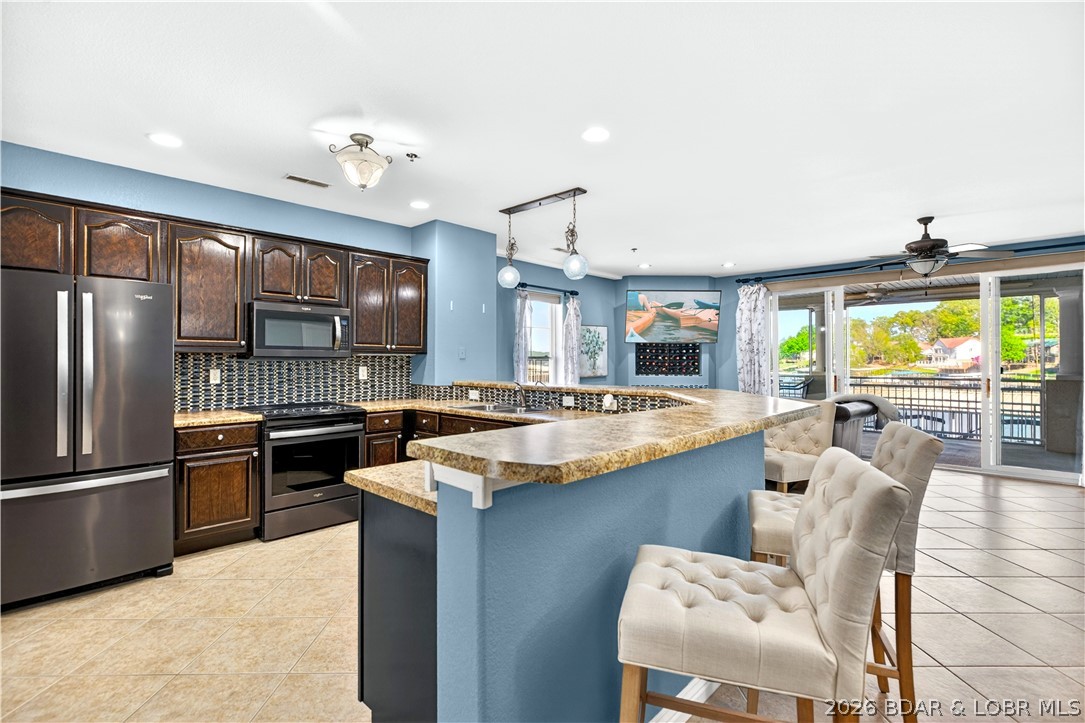 Majestic Pointe Condominium - Residential