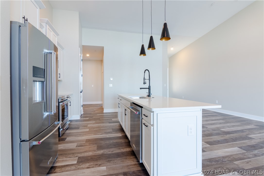 Lake Ozark, Missouri 65049, United States, 3 Bedrooms Bedrooms, ,3 BathroomsBathrooms,Residential,Contingent,60182