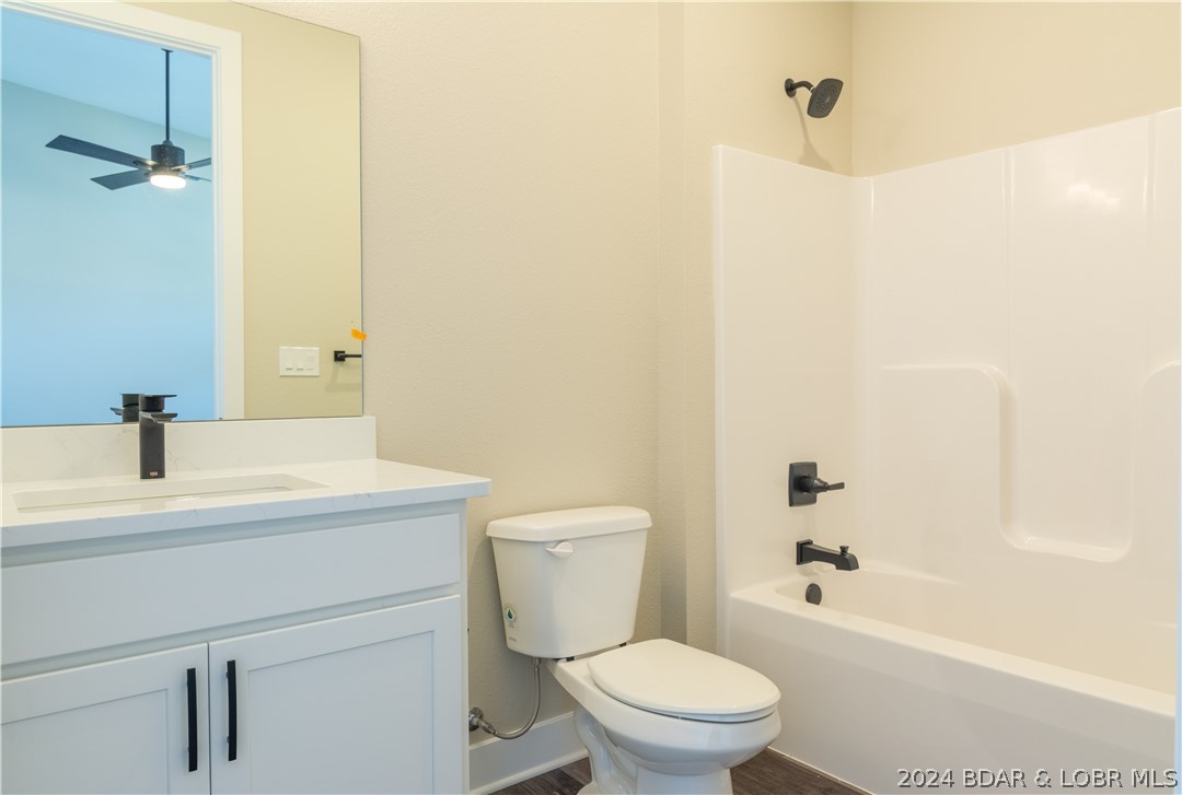 Lake Ozark, Missouri 65049, United States, 3 Bedrooms Bedrooms, ,3 BathroomsBathrooms,Residential,Contingent,60182