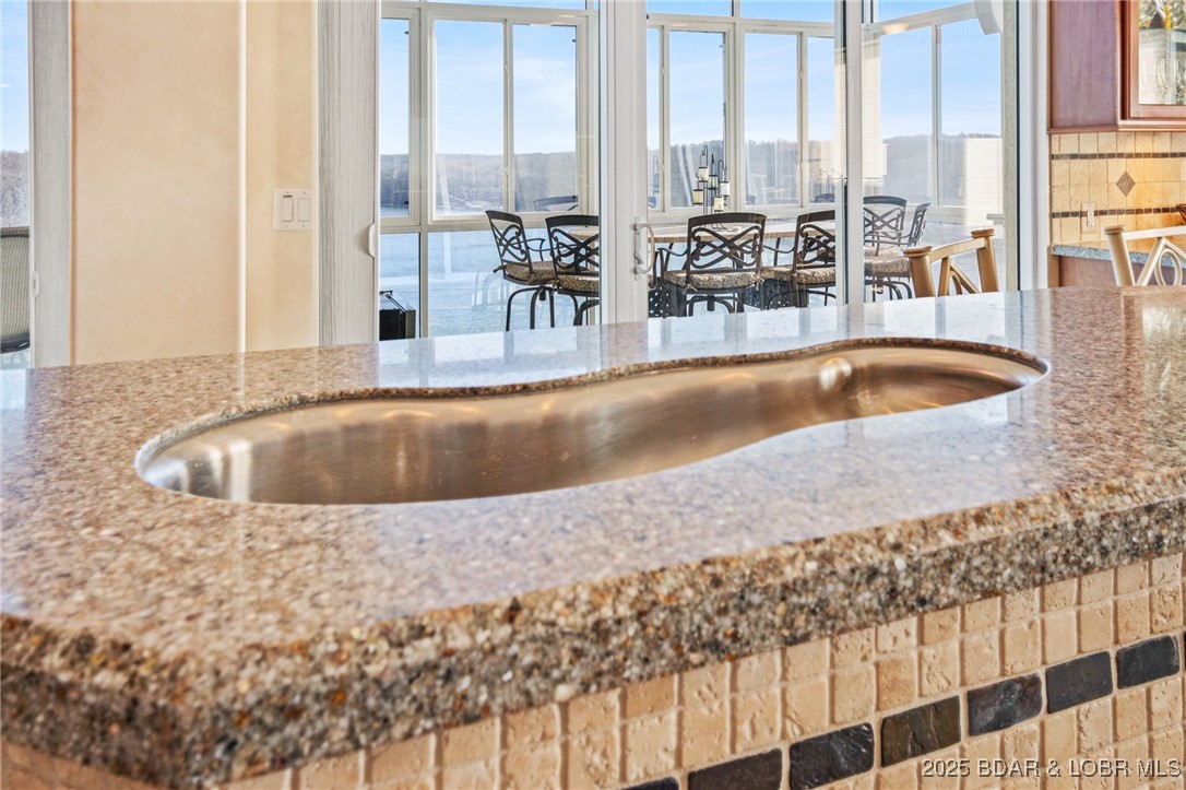 The Towers at Parkview Bay - Residential