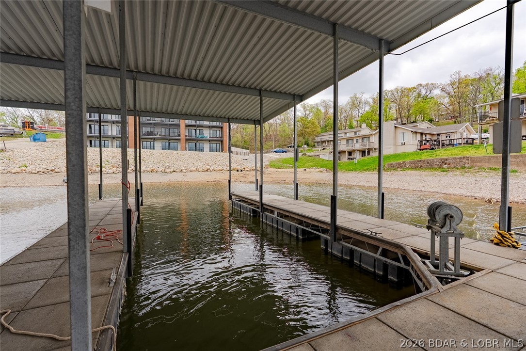 Robins at the Waters Edge Condominium - Residential