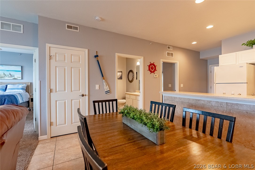 Robins at the Waters Edge Condominium - Residential