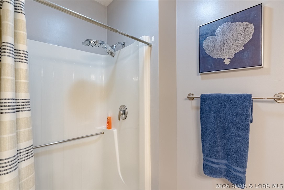 Robins at the Waters Edge Condominium - Residential