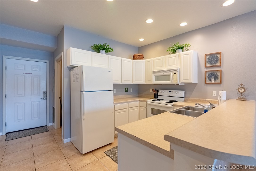 Robins at the Waters Edge Condominium - Residential