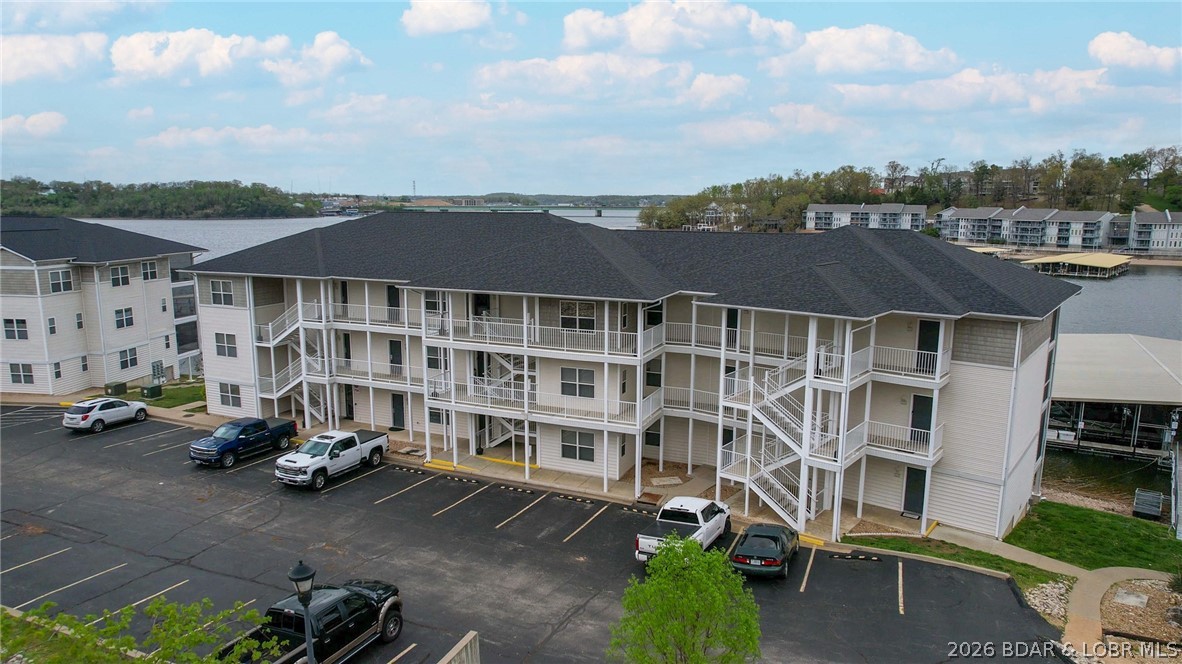 Robins at the Waters Edge Condominium - Residential