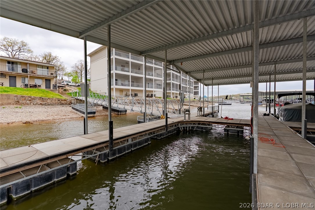 Robins at the Waters Edge Condominium - Residential