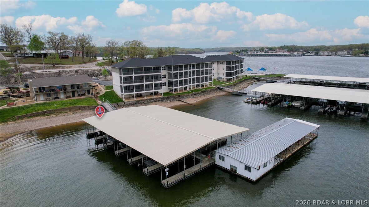 Robins at the Waters Edge Condominium - Residential