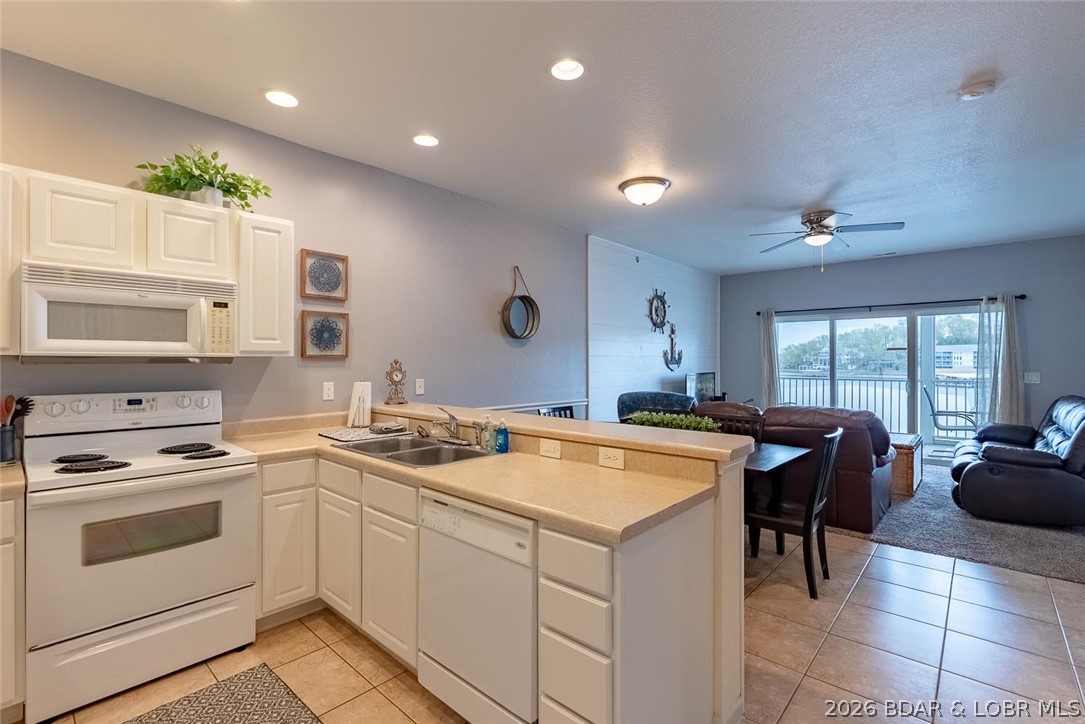 Robins at the Waters Edge Condominium - Residential