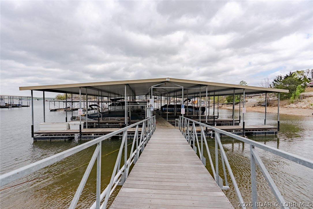 Robins at the Waters Edge Condominium - Residential