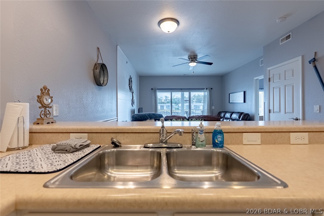 Robins at the Waters Edge Condominium - Residential