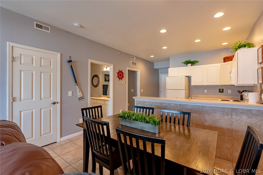 Robins at the Waters Edge Condominium - Residential