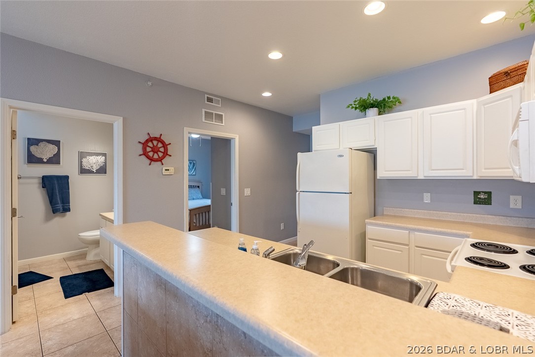 Robins at the Waters Edge Condominium - Residential